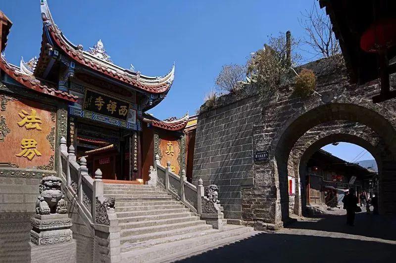 傲气雄鹰重装上阵下载游戏画面